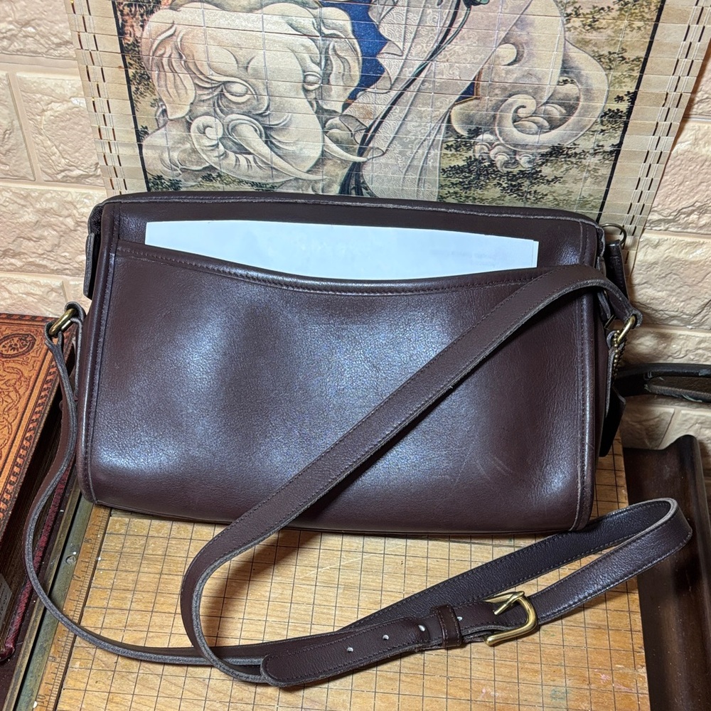 Coach Taylor Bag 1995 Mahogany Vintage Leather Crossbody Shoulder 48” Adj. Strap